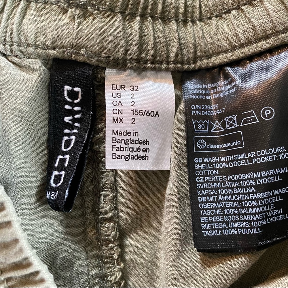 Shorts - Picture 2 of 3